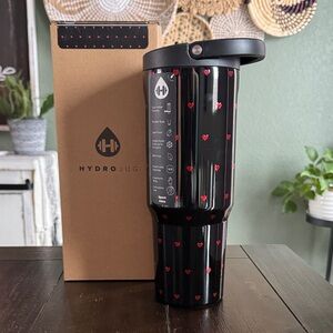 Hydrojug- 40 oz sport Queen of Hearts! New! Limited Edition!
